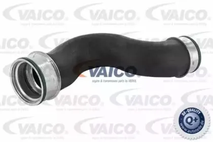 V10-2698 VAICO Трубка нагнетаемого воздуха V10-2698 VAICO Трубка нагнетаемого воздуха