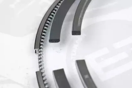 R4001000 ET ENGINETEAM Комплект поршневых колец R4001000 ET ENGINETEAM Комплект поршневых колец