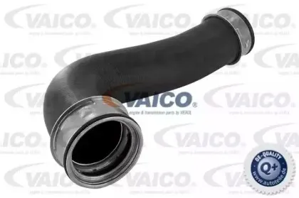 V10-2700 VAICO Трубка нагнетаемого воздуха