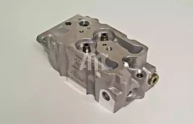 908087 AMC Головка цилиндра