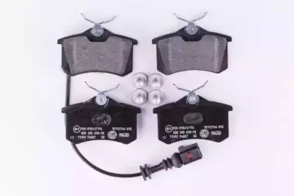 8DB 355 010-781 HELLA Комплект тормозных колодок, дисковый тормоз