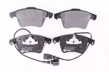 8DB 355 011-621 HELLA Комплект тормозных колодок, дисковый тормоз