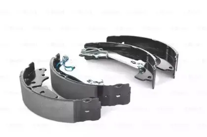 0 986 487 703 BOSCH Комплект тормозных колодок