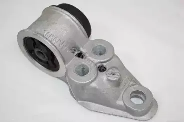 110085710 AUTOMEGA Шарнирный кронштейн, балка моста